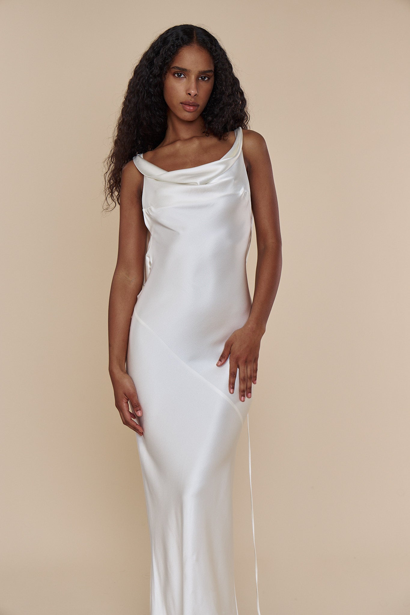 Moonlight Gown in Pearl M (MADE-TO-ORDER) Moonlight Gown in Pearl M (MADE-TO-ORDER)
