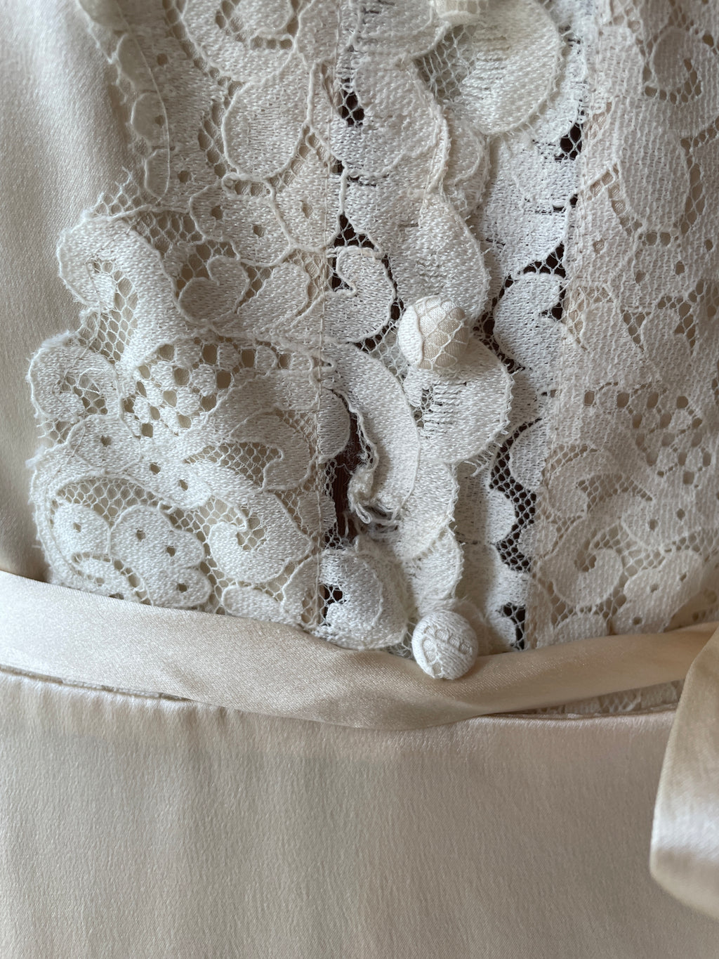 Unwrap Me Mini in Creme Sample