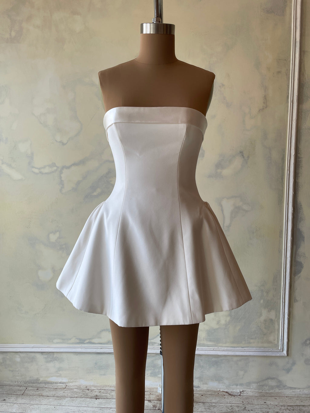 Strapless Opera Mini in Pearl Sample