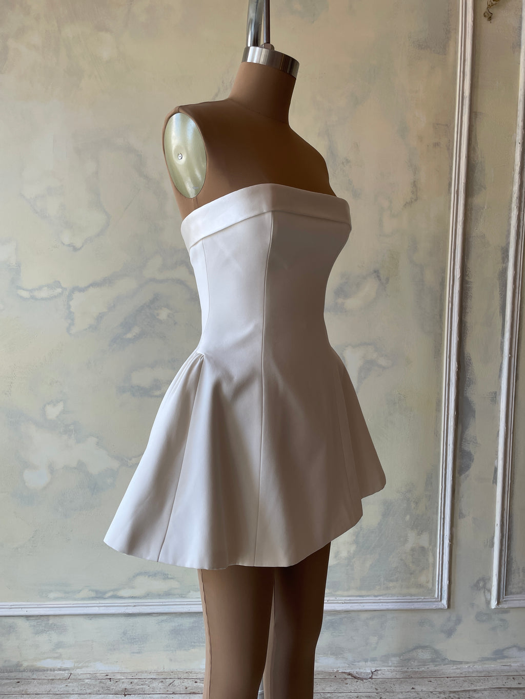 Strapless Opera Mini in Pearl Sample
