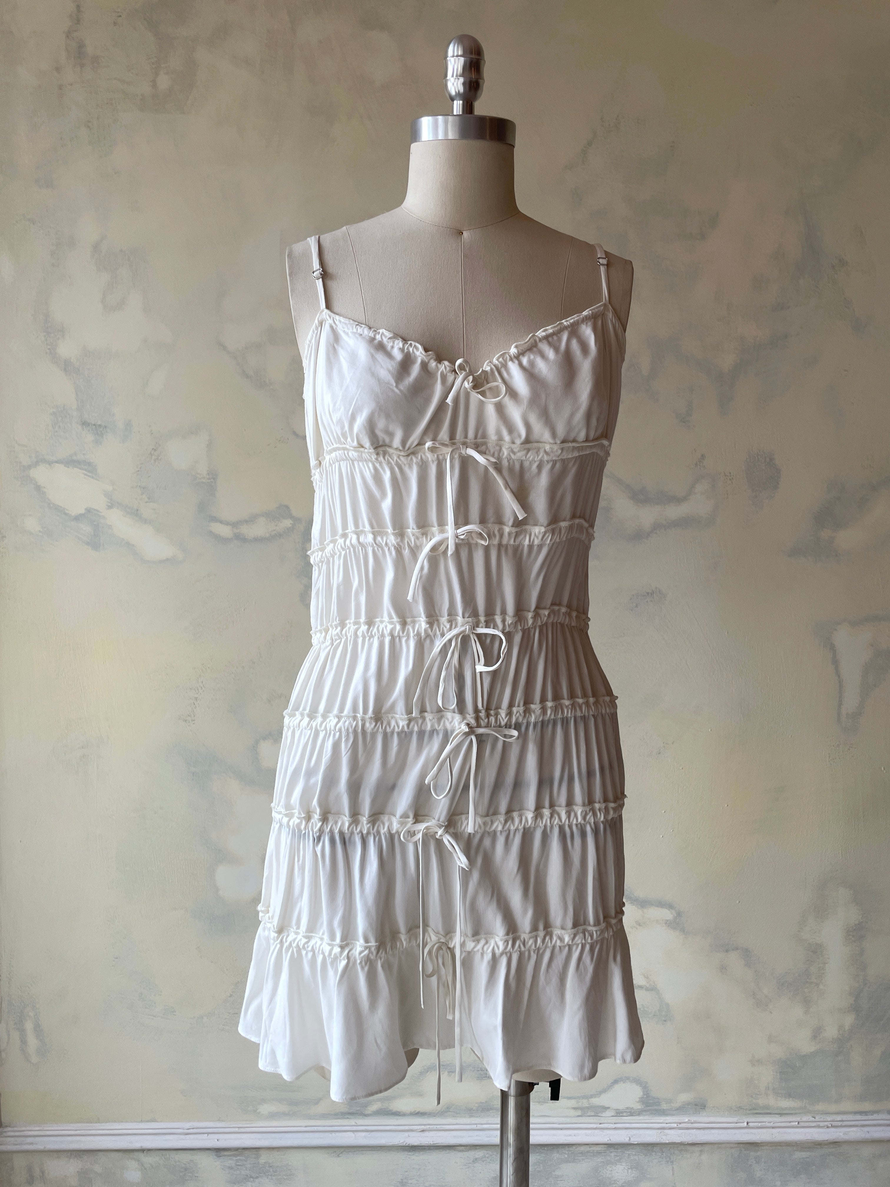 Ruffle Tunnel Mini in Cloud Sample
