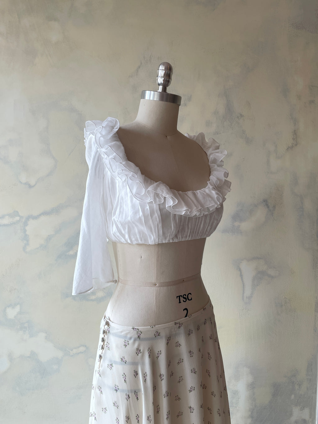 Mirage Top in White Rose Sample