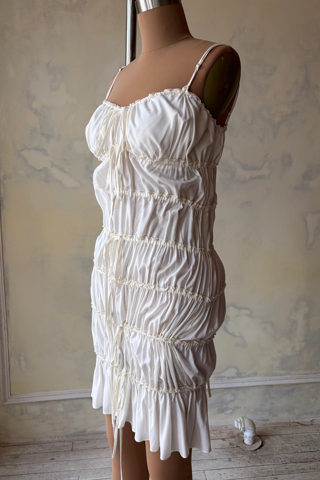 Ruffle Tunnel Mini in Cloud Sample
