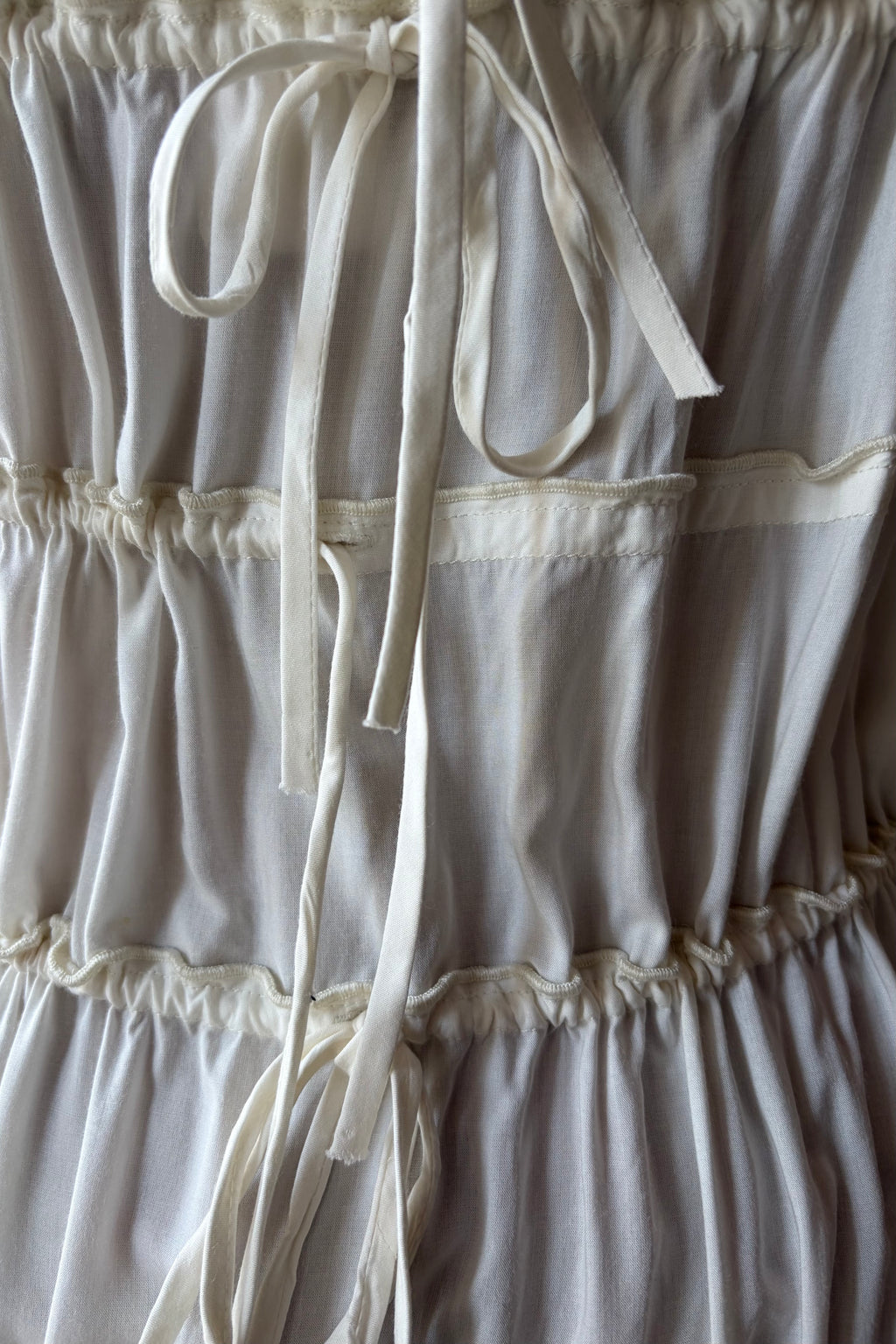 Ruffle Tunnel Mini in Cloud Sample