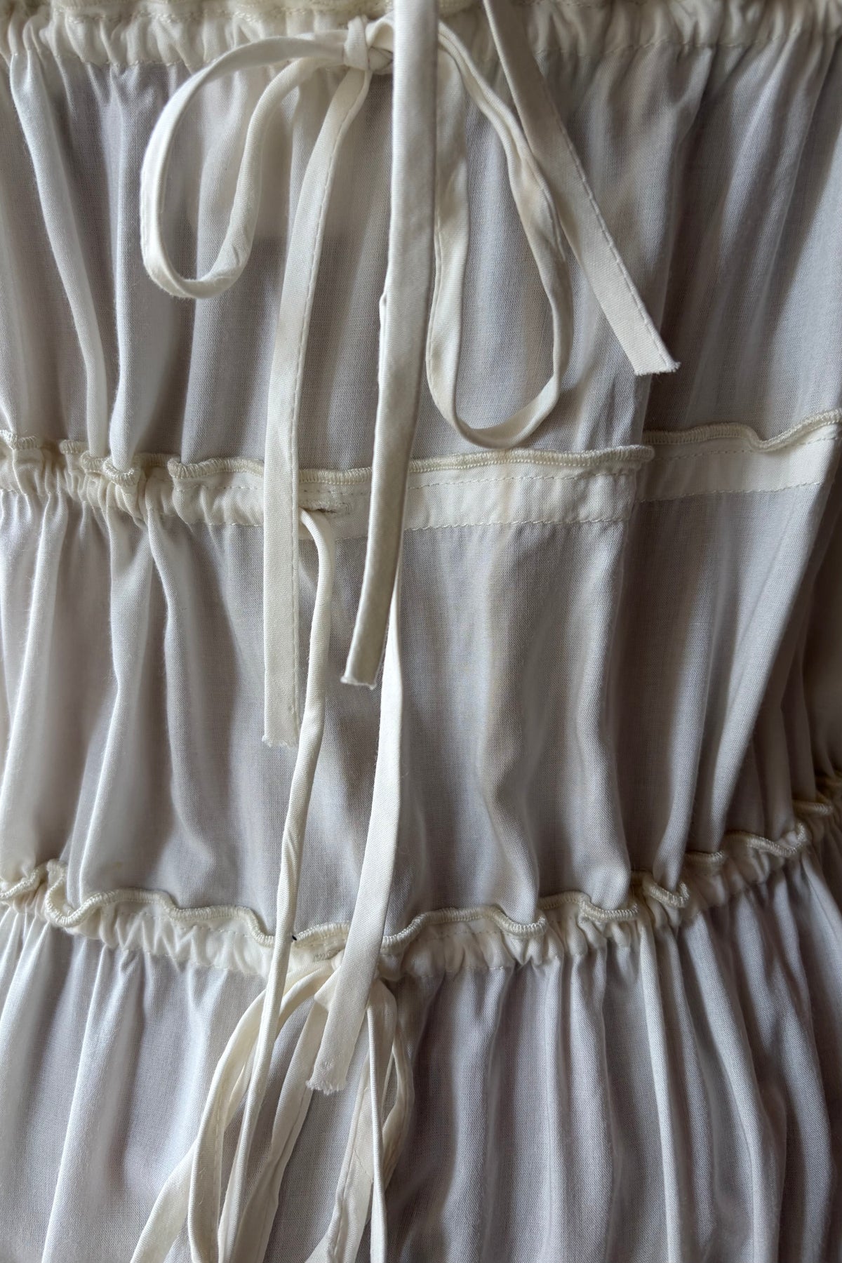 Ruffle Tunnel Mini in Cloud Sample