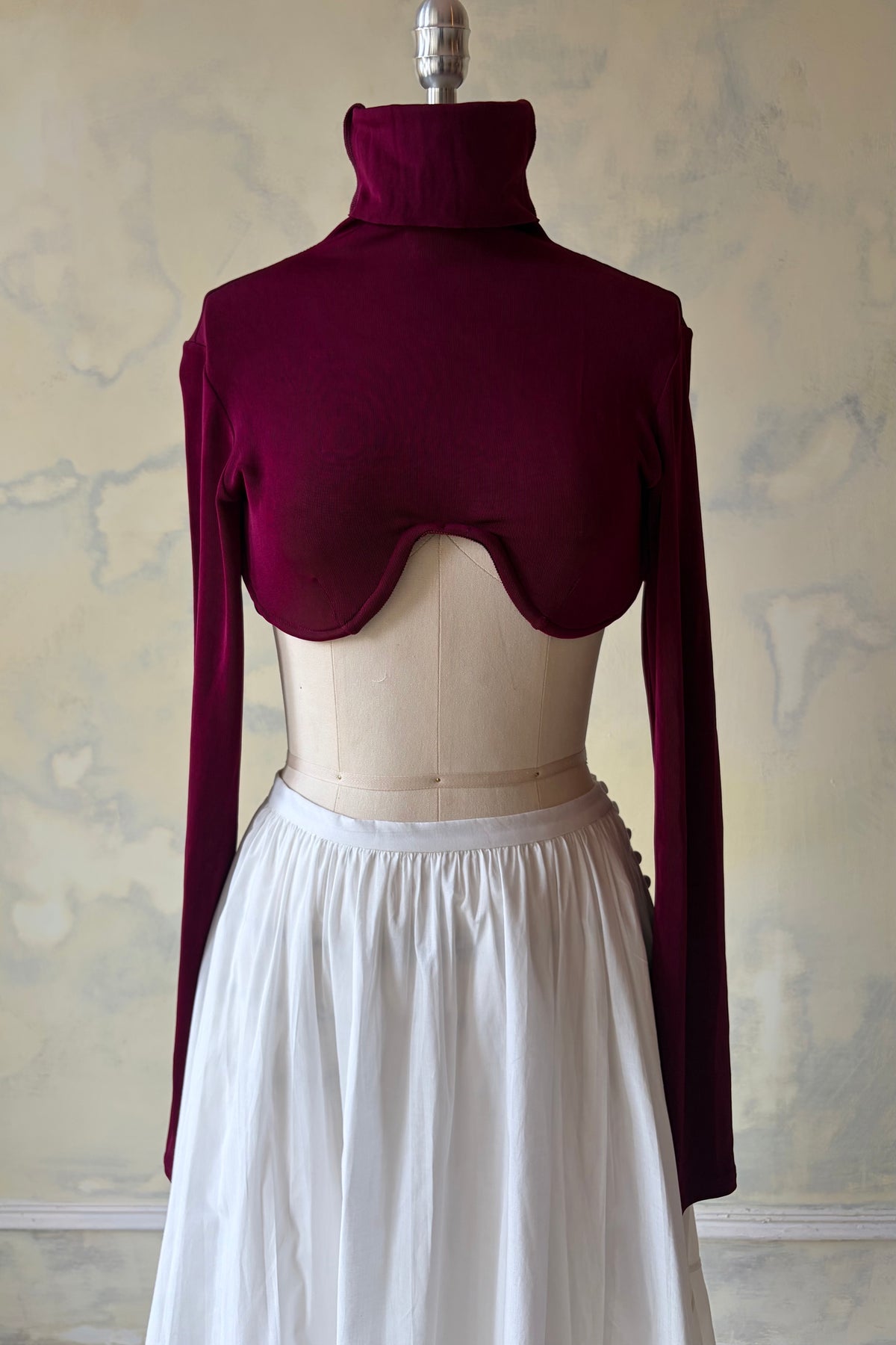 Underwire Keyhole Top in Scarlet Sample