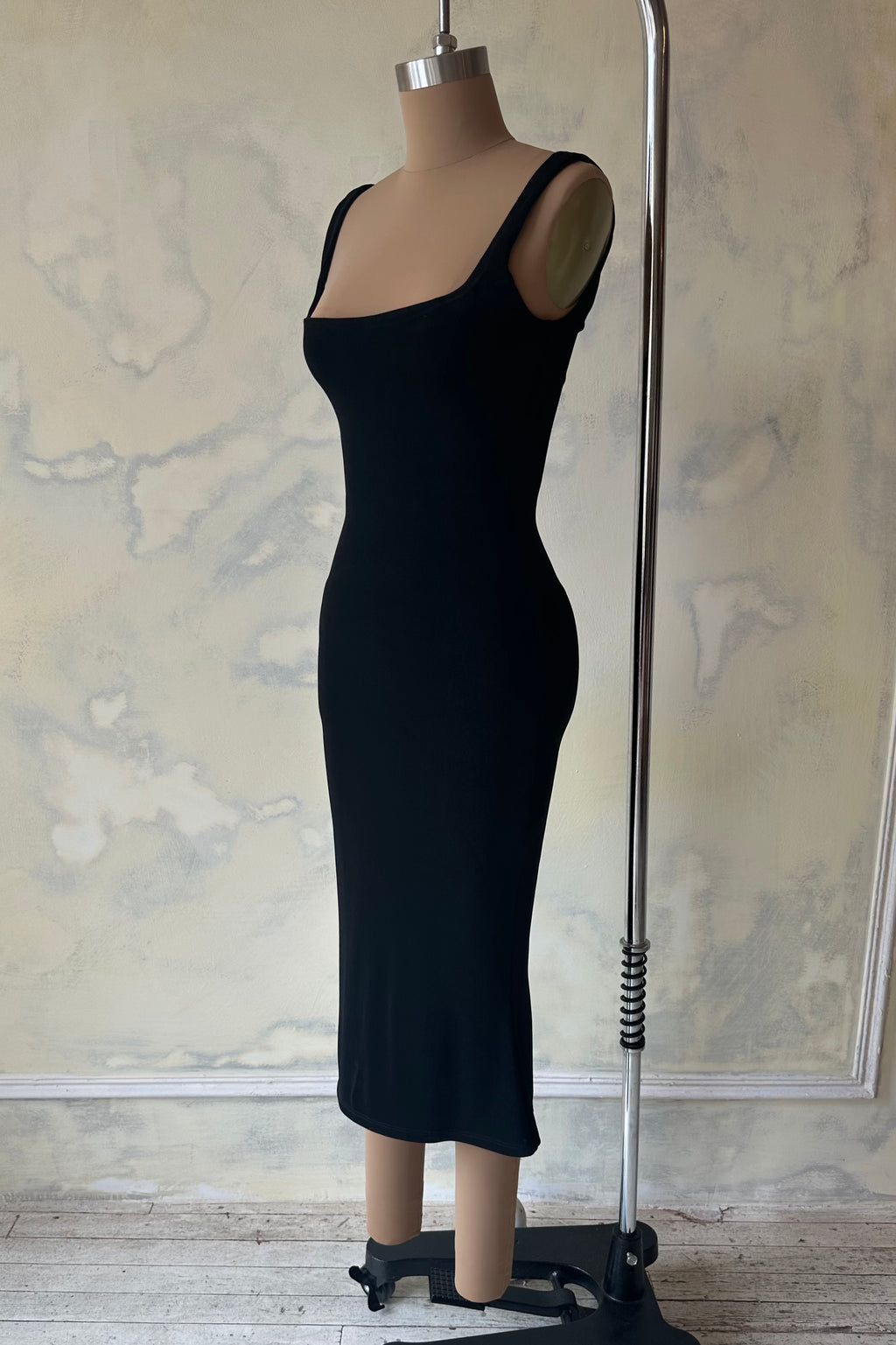 Classic Supermodel Dress in Noir Sample
