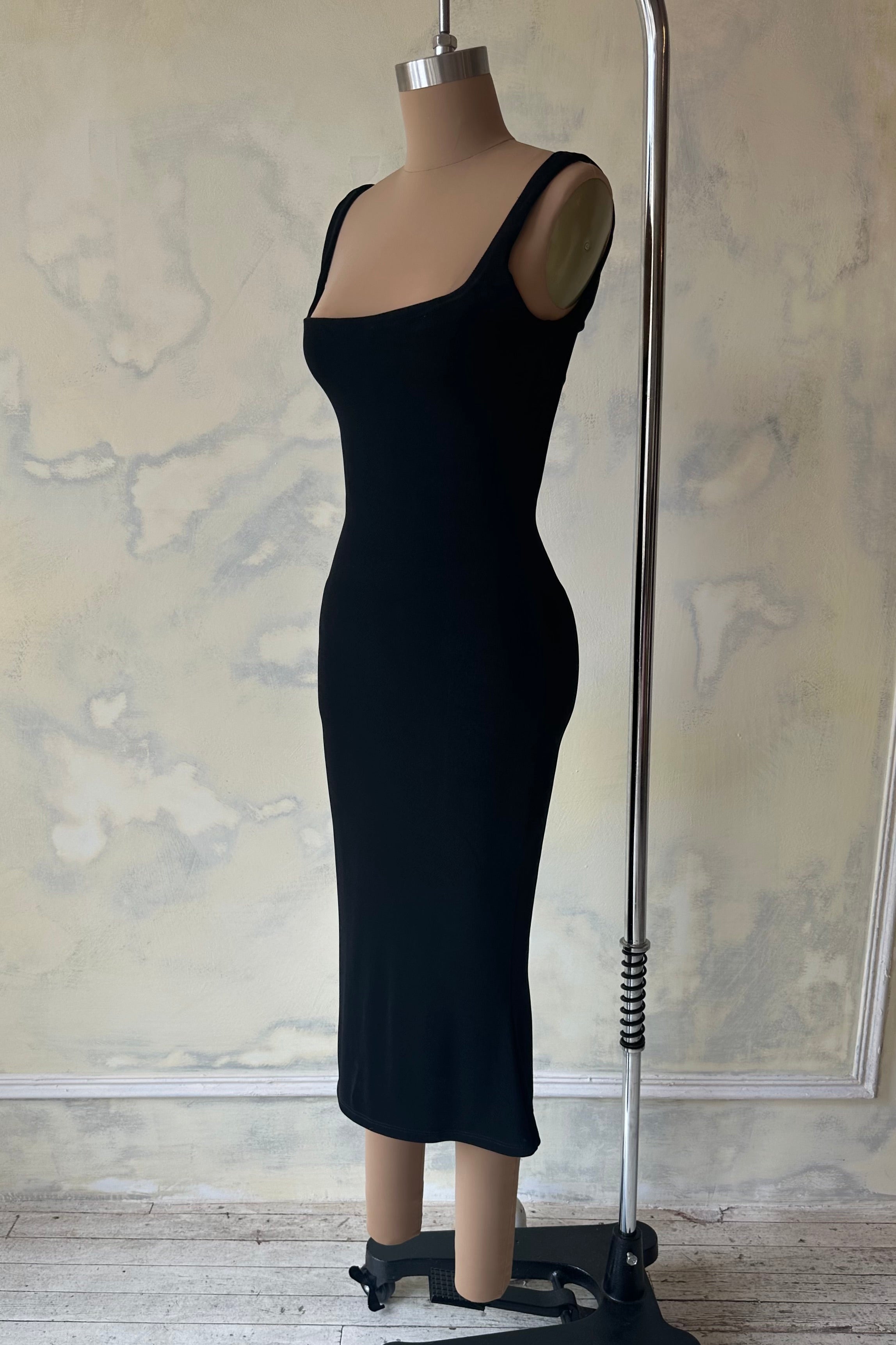 Classic Supermodel Dress in Noir Sample