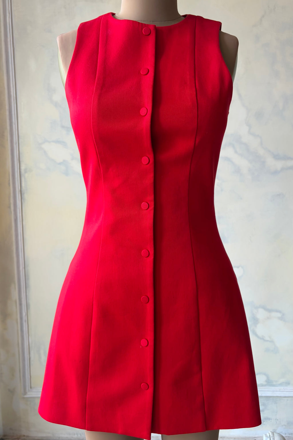 La Robe en Rouge Sample