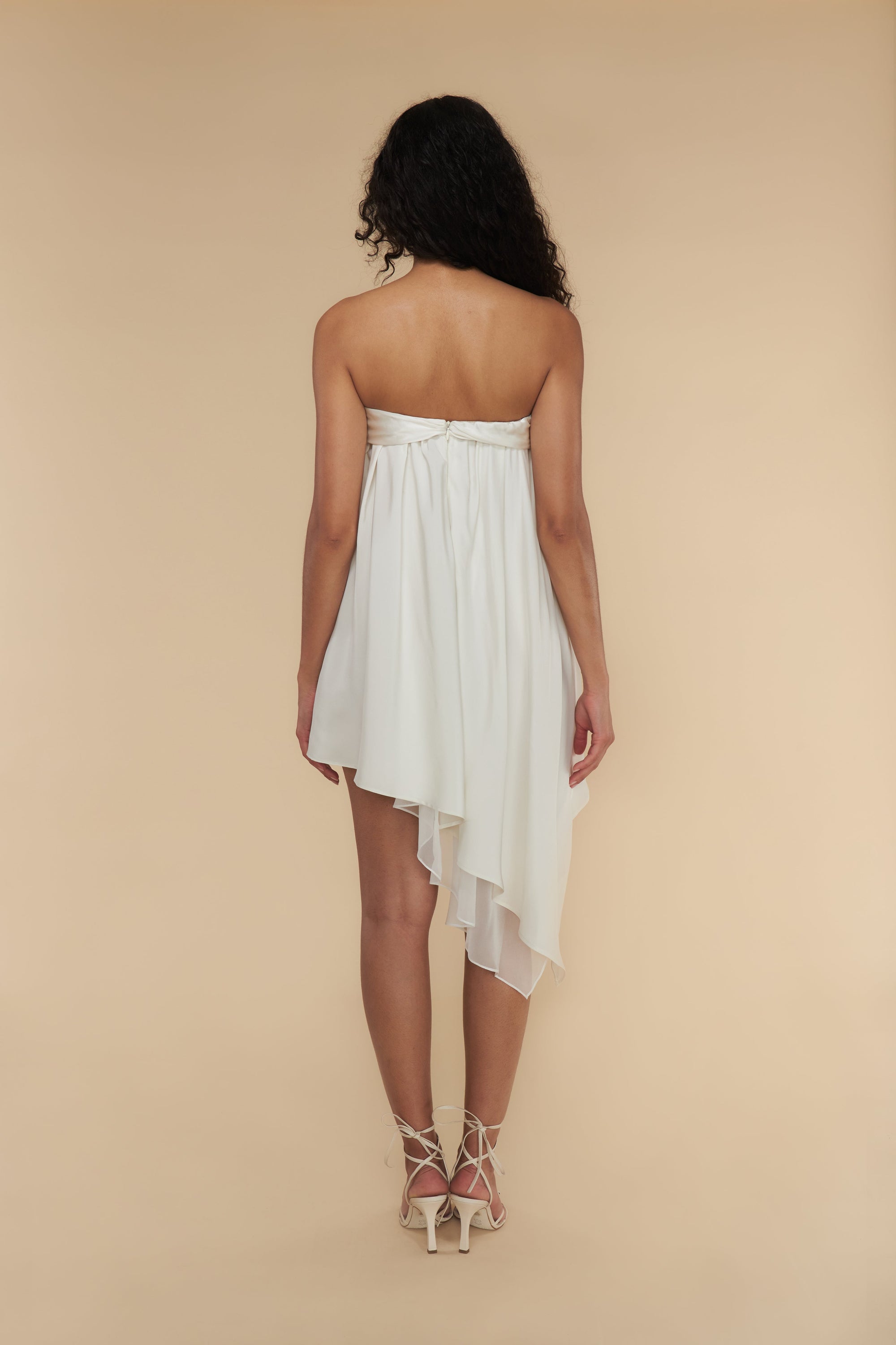 Handkerchief hem wedding dress 60 photos - Astyledwedding.com Handkerchief hem wedding dress 60 photos - Astyledwedding.com