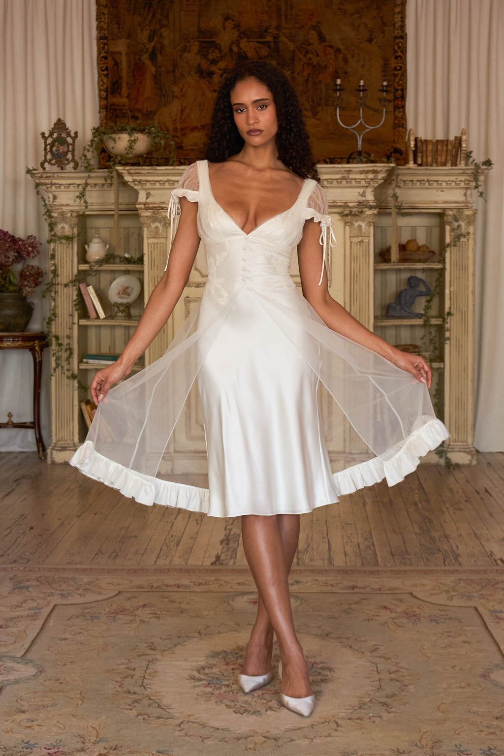 Candlelit Lady Dress in Pearl
