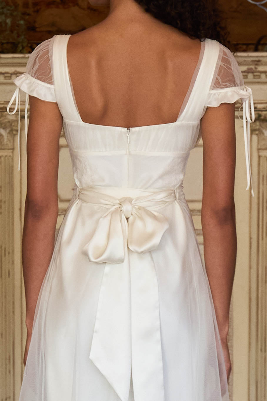 Candlelit Lady Dress in Pearl