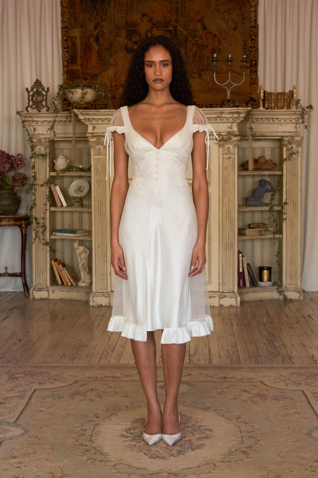 Candlelit Lady Dress in Pearl
