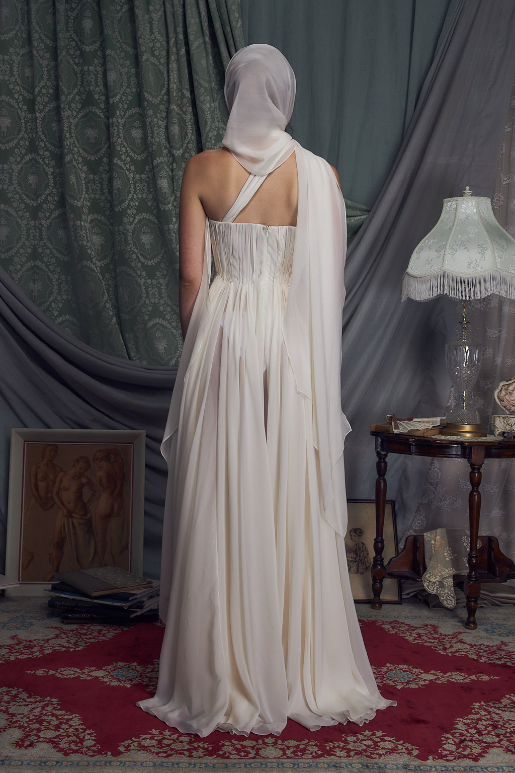 The Hellenistic Gown in Alabaster