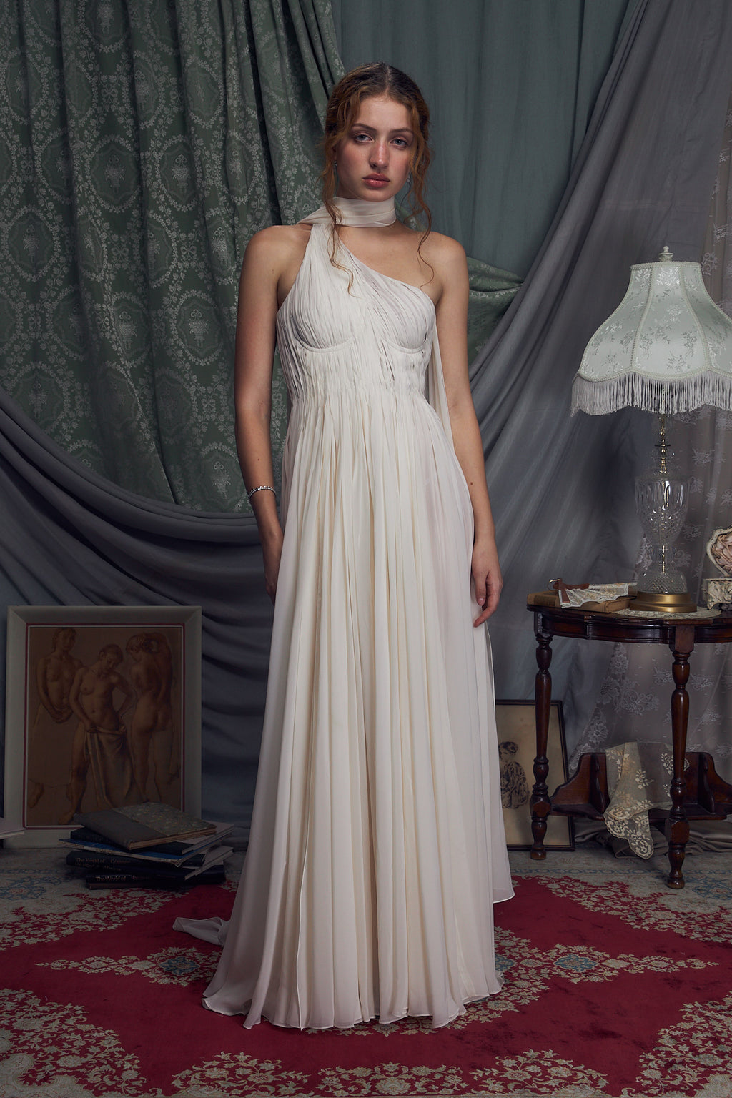 The Hellenistic Gown in Alabaster