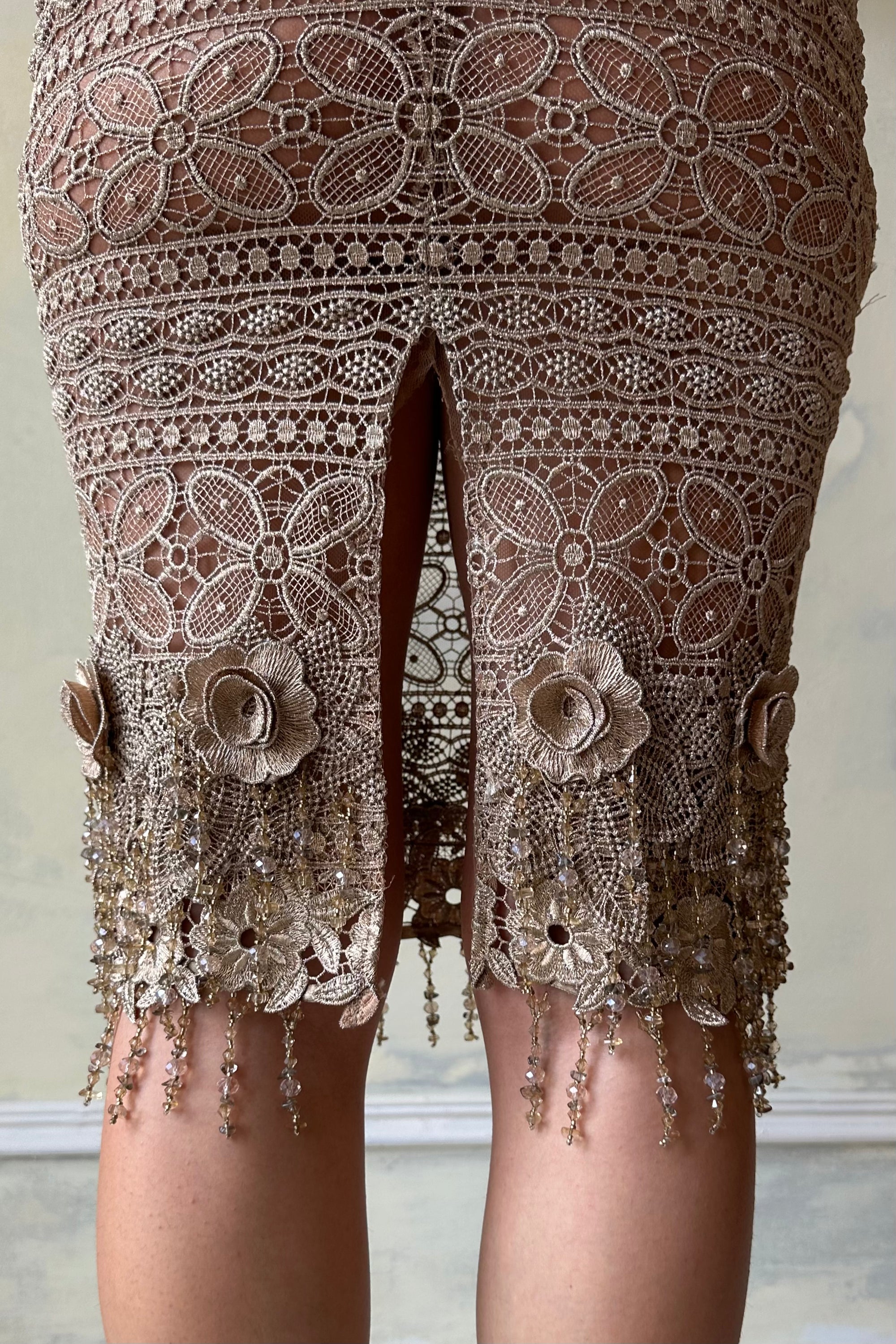 Sample Leo Lady Length Dress in Champagne