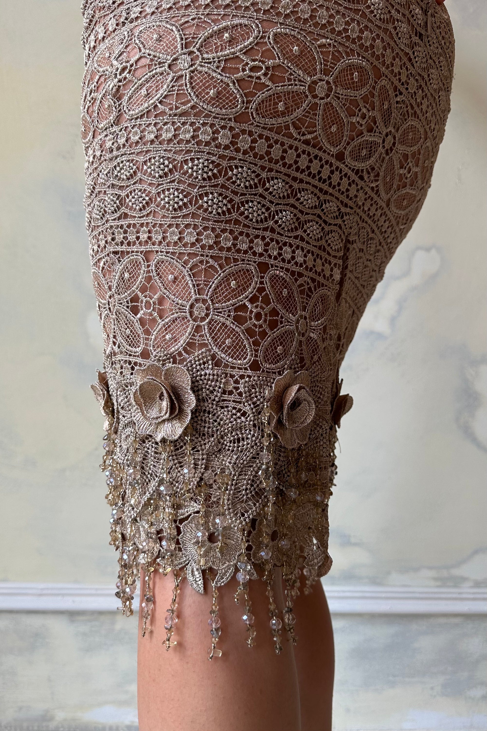 Sample Leo Lady Length Dress in Champagne