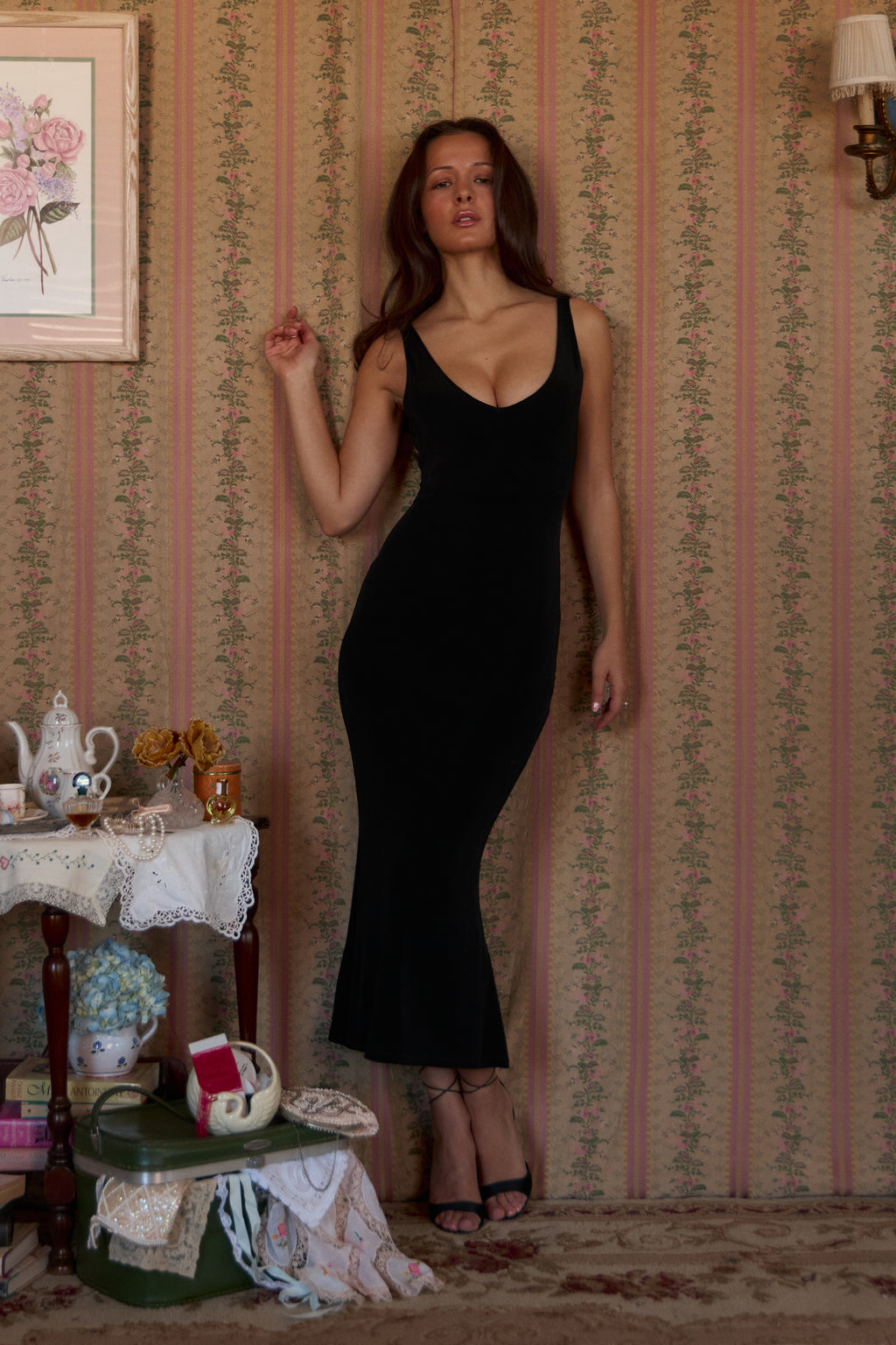 knee length dresses for ladies V-Neck Supermodel Dress in Noir – Mirror Palais