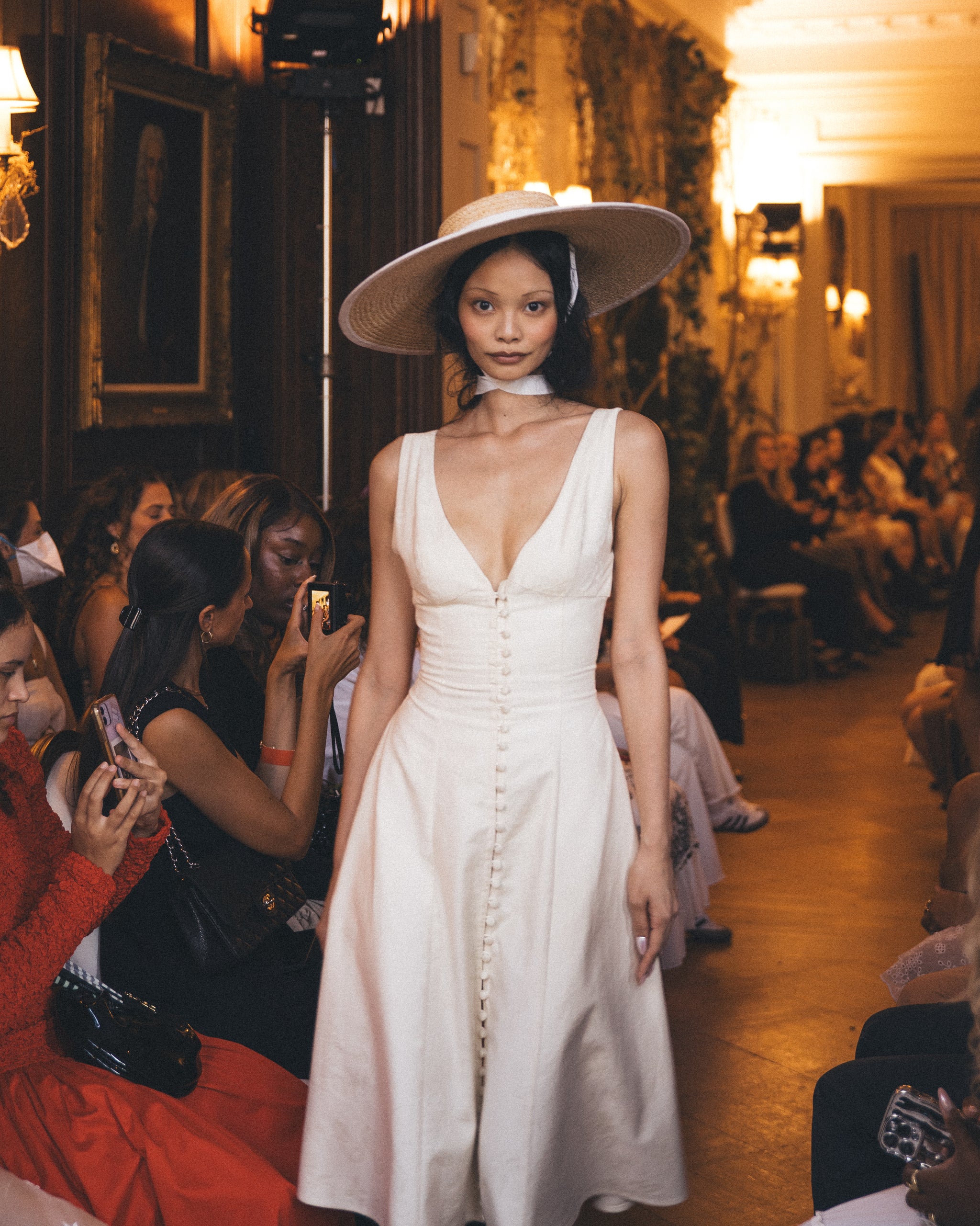 Return of Glamour Runway 23 Mirror Palais