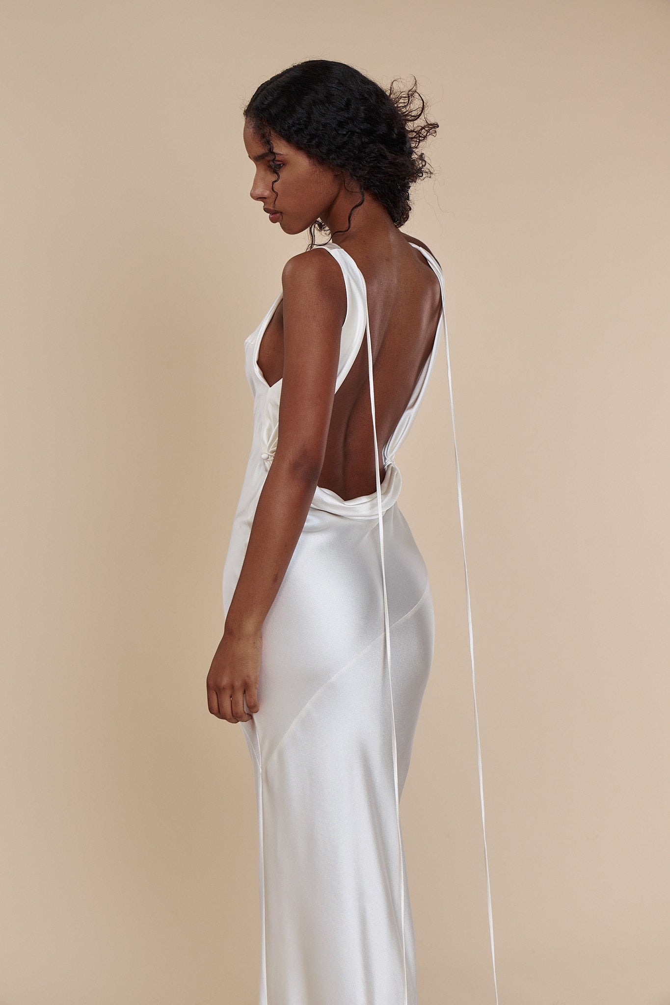 Moonlight Gown in Pearl M (MADE-TO-ORDER) Moonlight Gown in Pearl M (MADE-TO-ORDER)