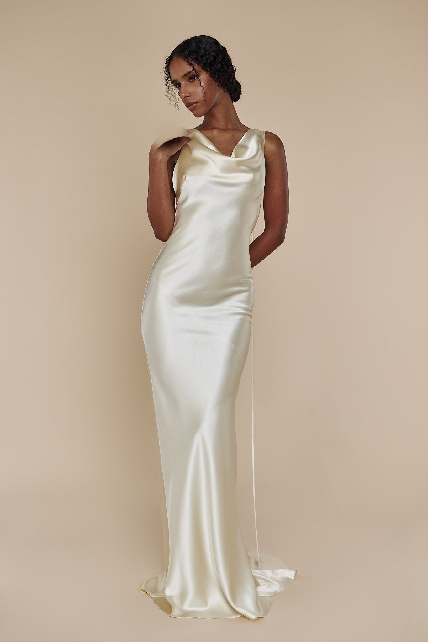 Moonlight Gown in Butter L (MADE-TO-ORDER) Moonlight Gown in Butter L (MADE-TO-ORDER)