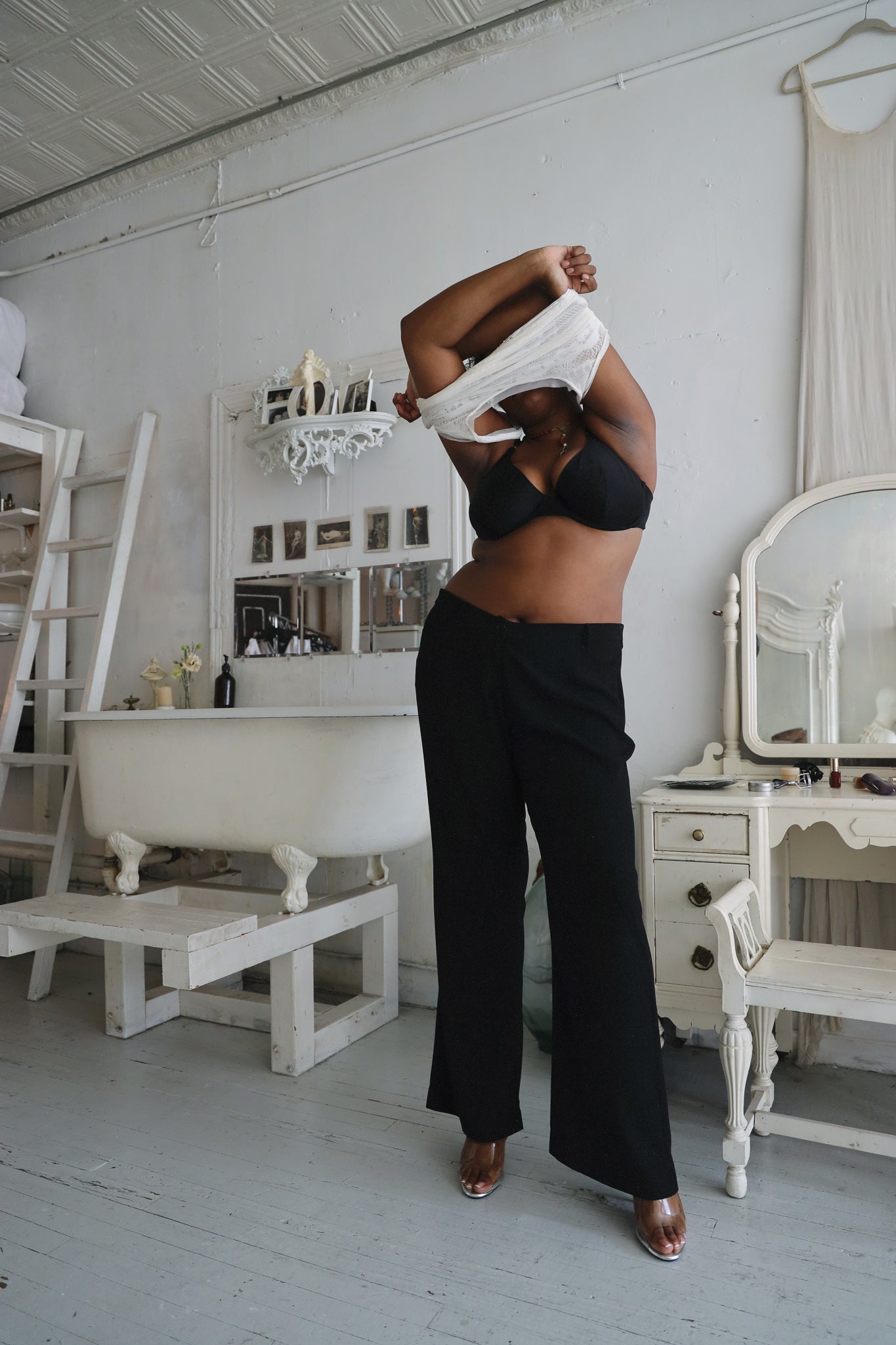 Mid Rise Cowboy Pant Black